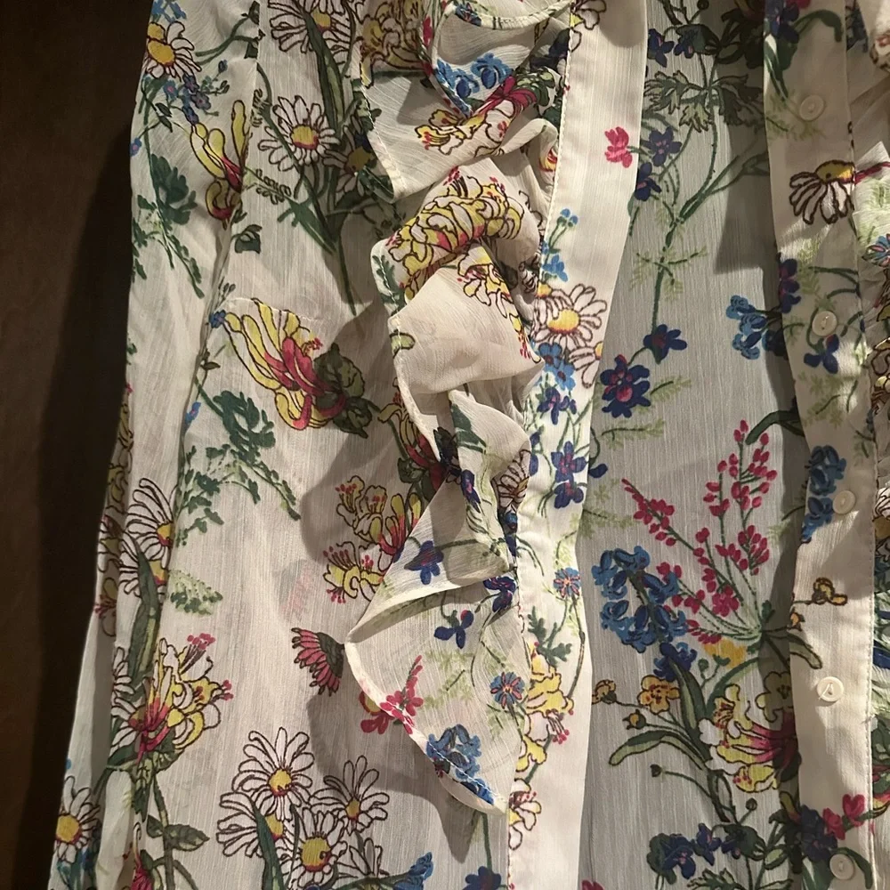 Floral Ruffled Button Up Blouse - Picture 4 of 4